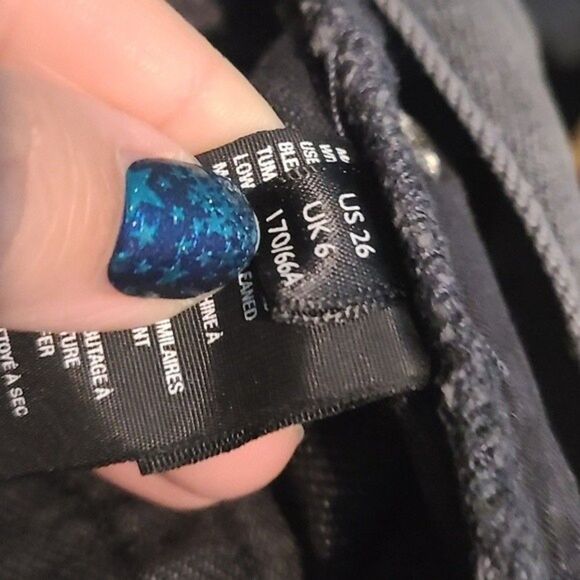 We The Free Faded Black Distressed Denim Shorts - Picture 5 of 6